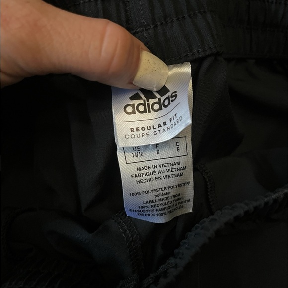 Adidas Black Athletic Shorts Lightweight Performance boys large (14/16) - Picture 3 of 4